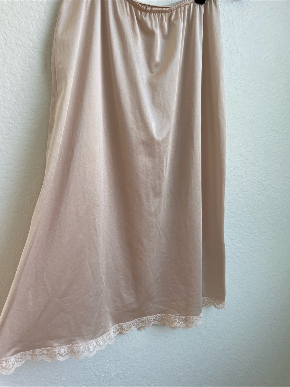 Ladies Lace-Hem Half Slip Skirt in Blush | No Tags - Picture 4 of 10